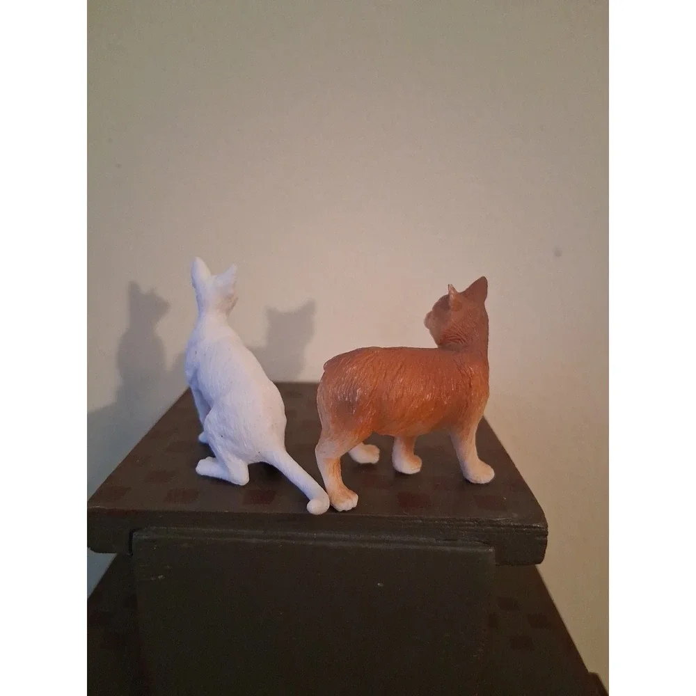 Miniature 7 Cats Figure Lot of Hard Plastic. 2 